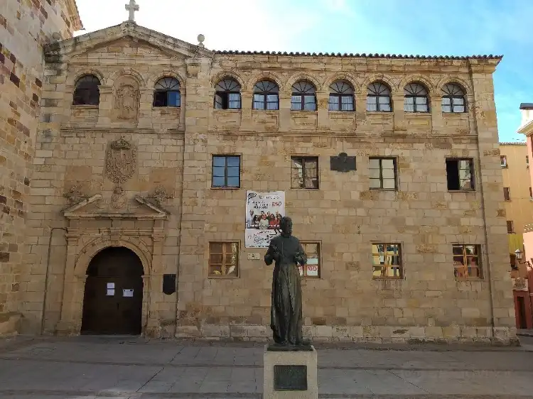 Hotels near Estatua de San Alfonso Rodriguez de Zamora