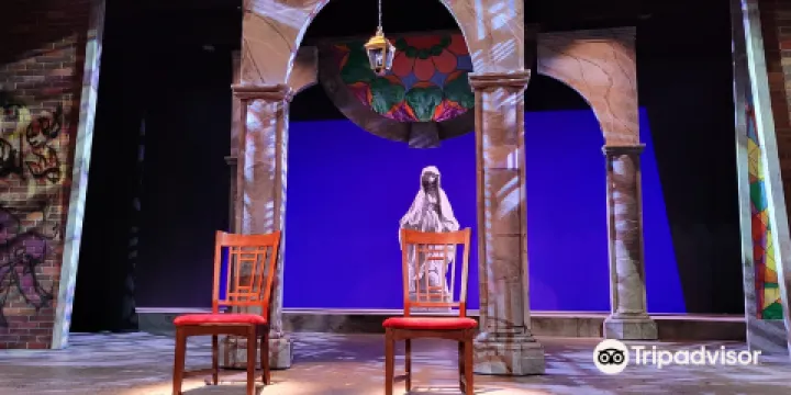 Redhouse Arts Center