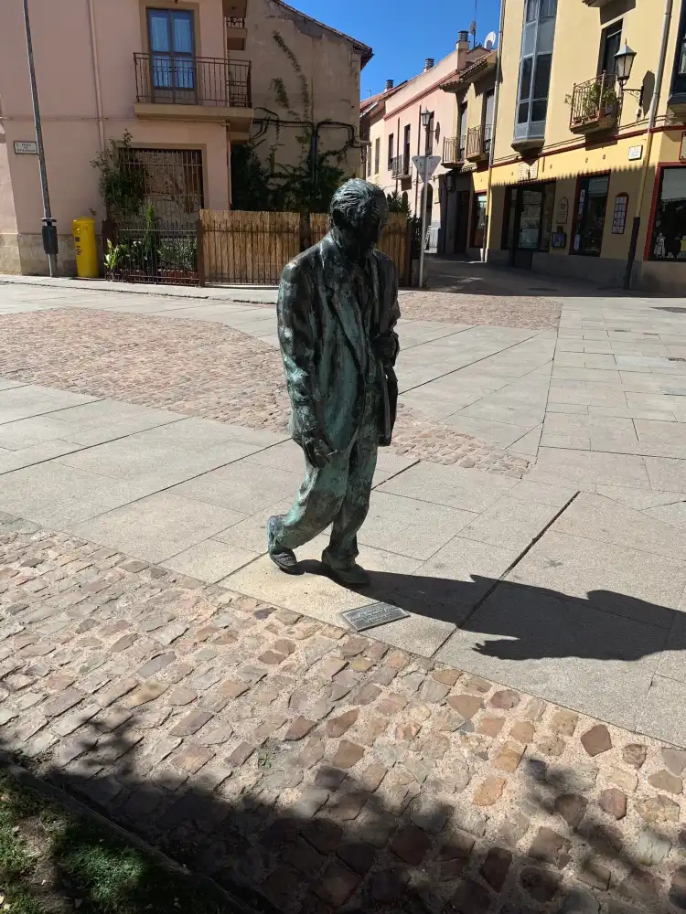 Hotels near Monumento a Herminio Ramos