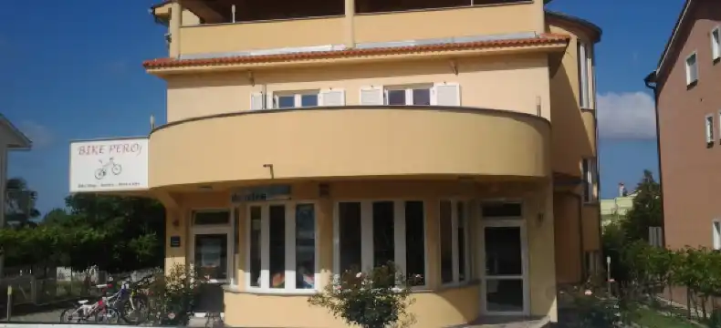 Hotels in Peroj
