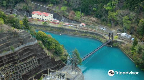 長島ダム駅