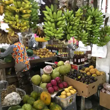 マホガニー・ビーフ・マーケット & ブラロハン周辺のホテル