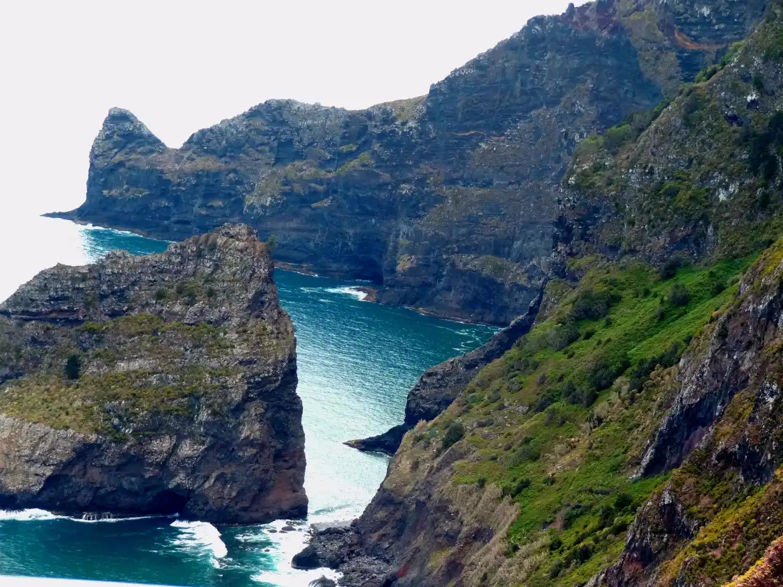 Hotels near Rocha do Navio