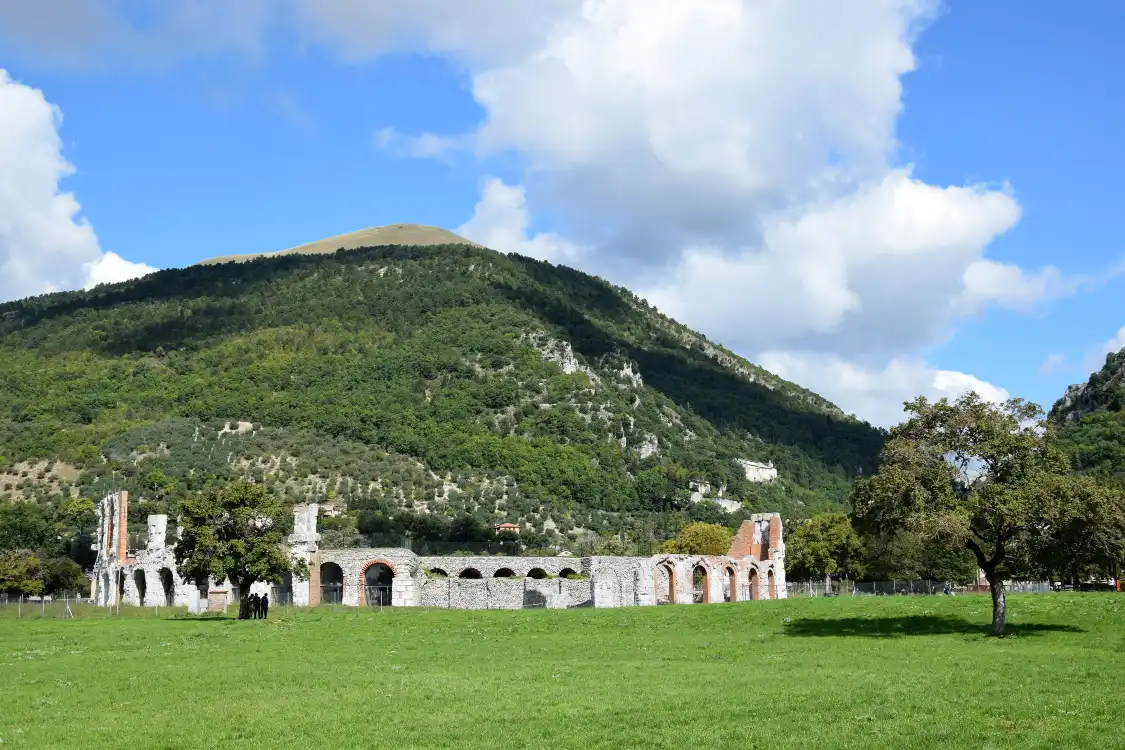 Các khách sạn gần Teatro Romano