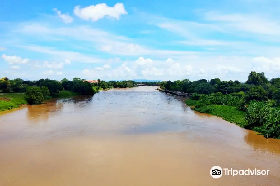 Chiang Rai River Beach