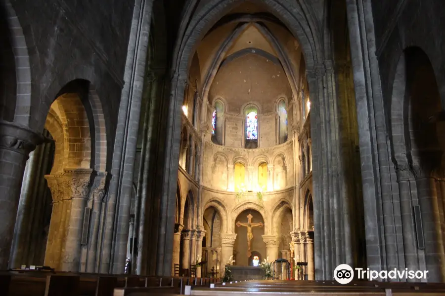 Basilique Notre-Dame d'Avesnieres