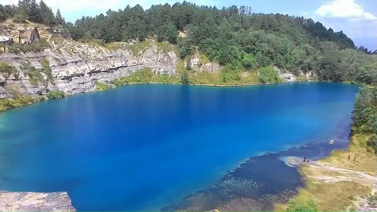 Hôtels à : Santur