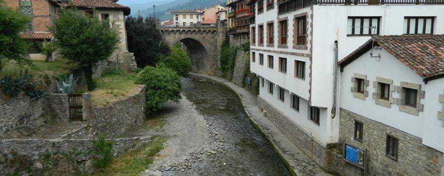 西約里格的里厄巴納