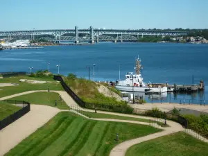 Fort Trumbull State Park and Museum