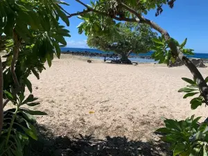 Wawaloli Beach Park