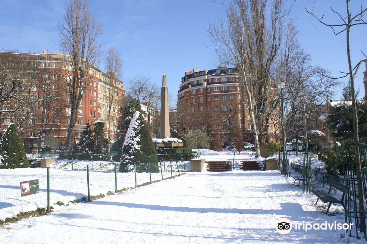 1_Square Sarah Bernhardt