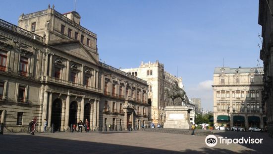 Plaza Manuel Tolsá