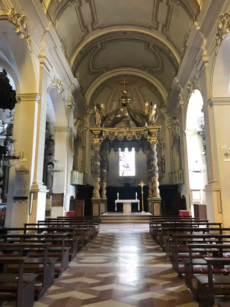 Hotels near Church of Saint Lawrence