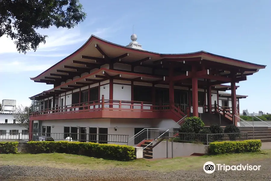 Templo Budista Jodoshu Nippakuji de Maringa