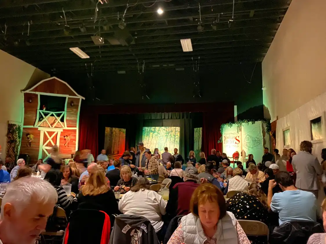 Hotels near Rattlin' D Playhouse
