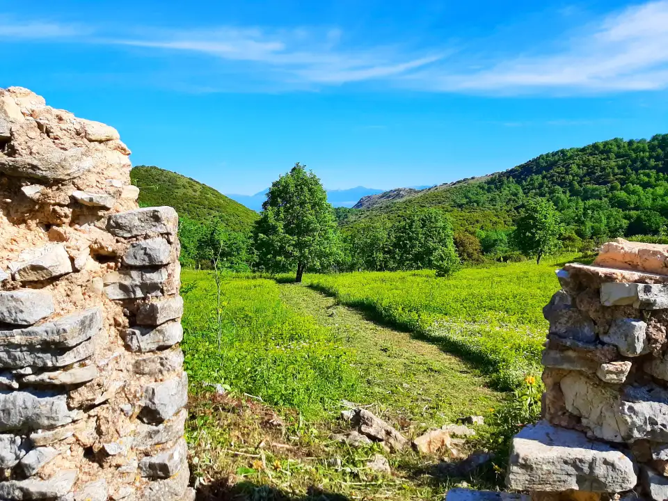 1_Old Peritheia