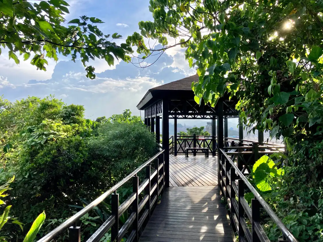 Hotels near Xianjiyan Trail