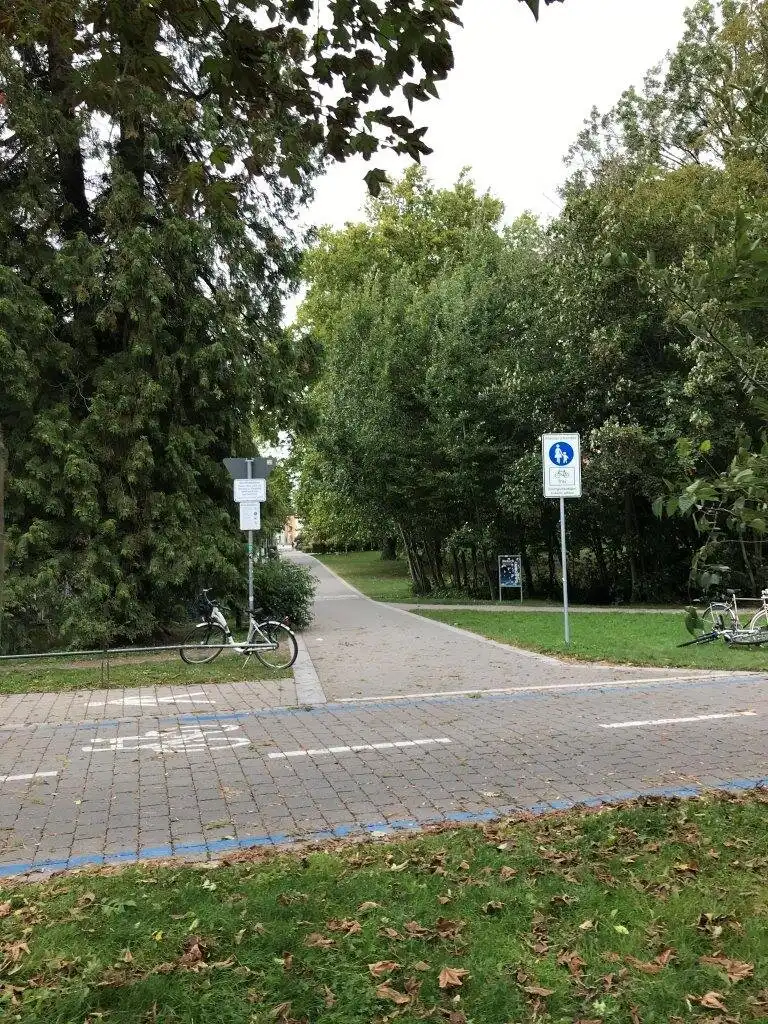 Hotels near Spielplatz Herose-Park