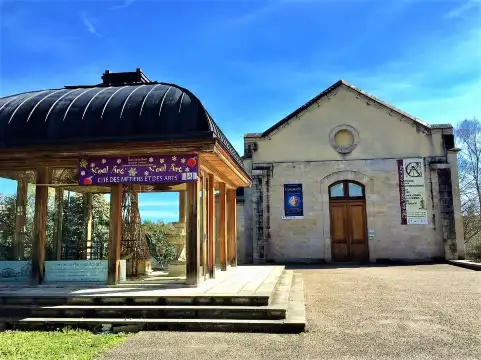 鄰近工藝美術城的酒店