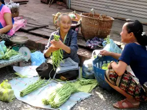 ตลาดเช้าหลวงพระบาง