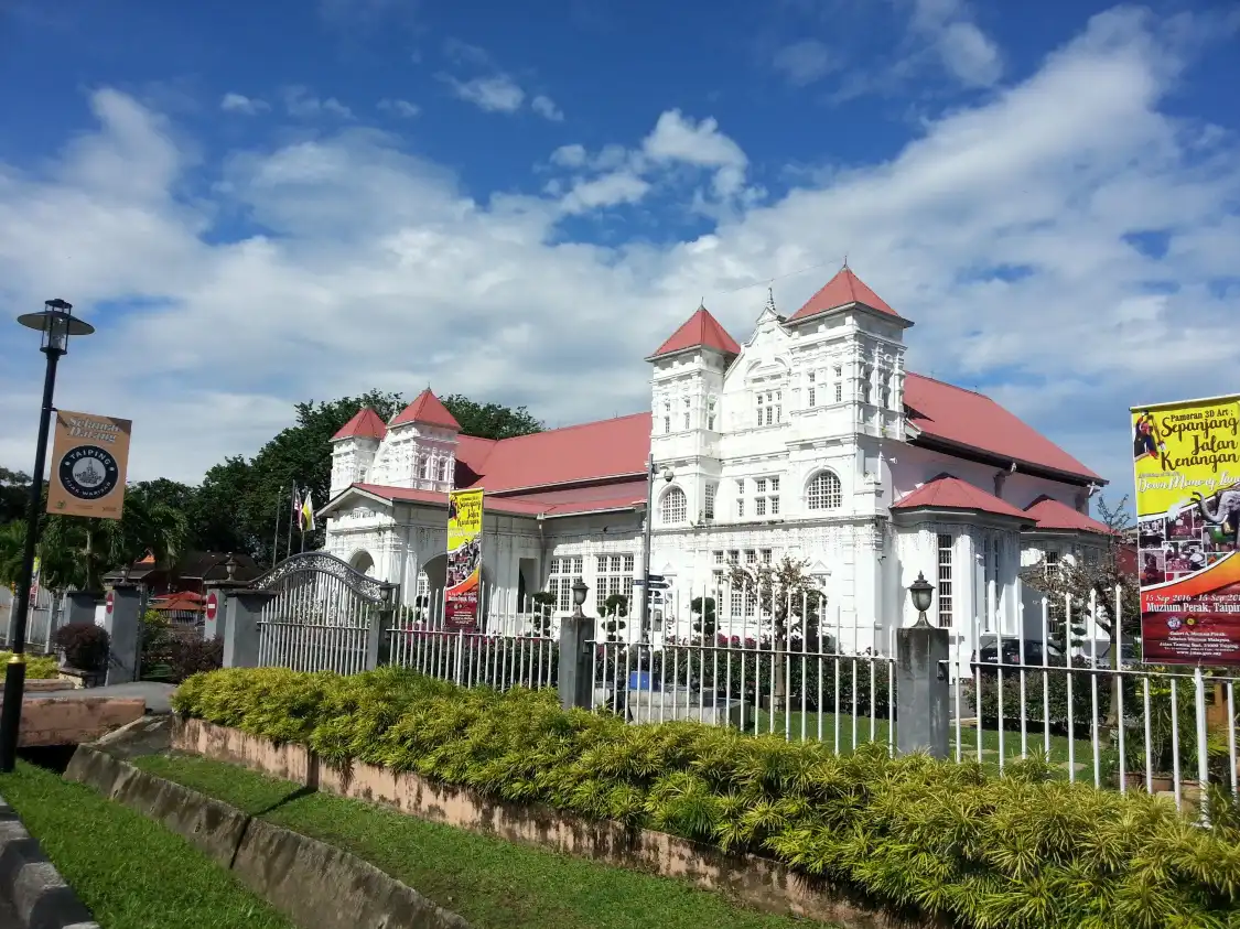 Hotels near Perak Museum