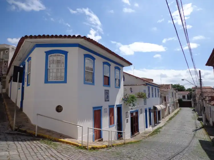 Hotel dekat Casa de Frei Galvão