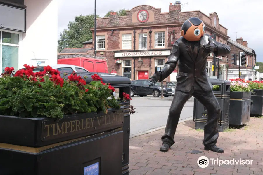 Frank Sidebottom Statue