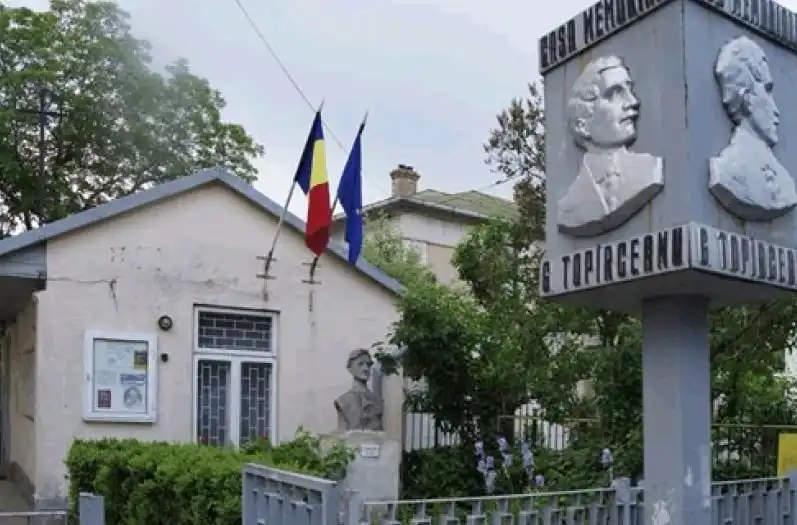 Hotels near Gheorghe Topirceanu Memorial House