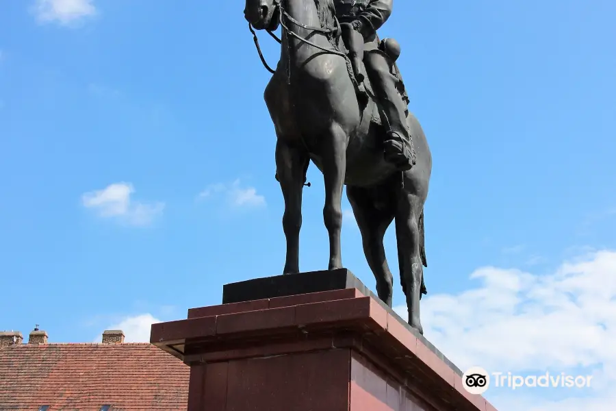 Artúr Görgey's equestrian statue