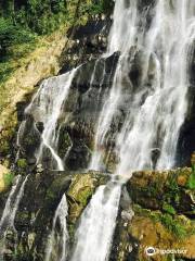 Wu Zhong Creek Waterfall