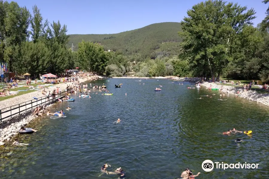 Praia fluvial de Valhelhas