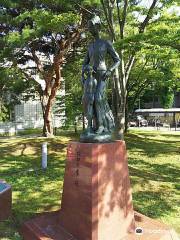 Statue of Akita no Akai Kutsu