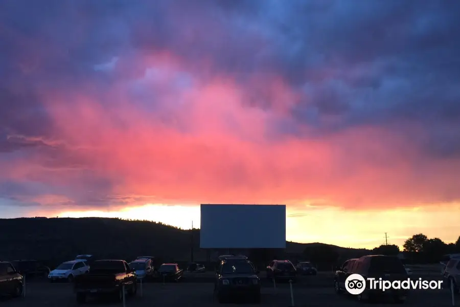 Holiday Twin Drive In Theatre