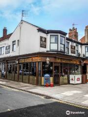 Peaky Blinders Accommodation & Bar