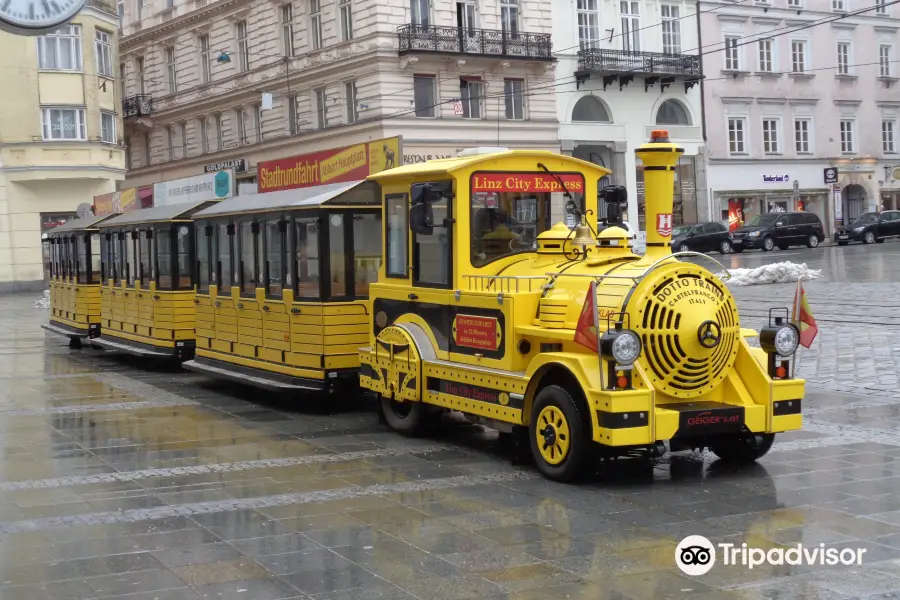 Geiger's Linz City Express - Panorama-Sightseeing Trains