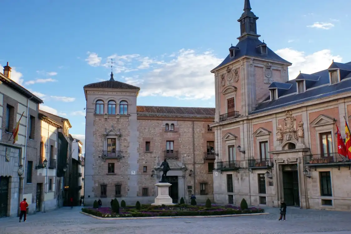 Casa de Cisneros 주변 호텔