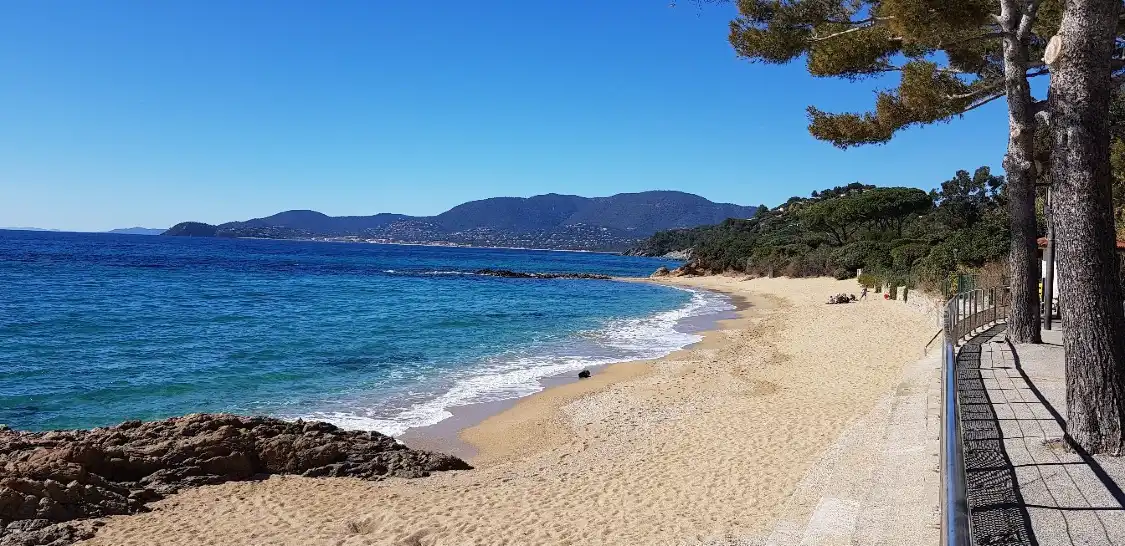 Hotels near Gigaro Beach