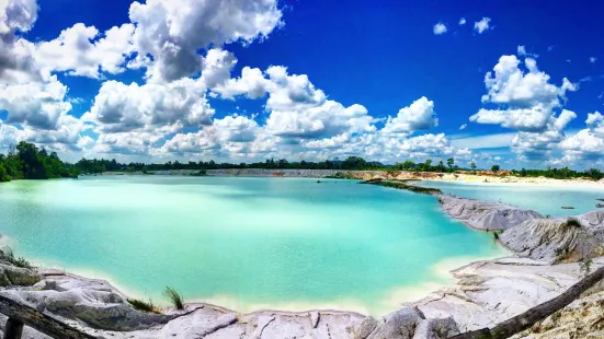 Kaolin Lake