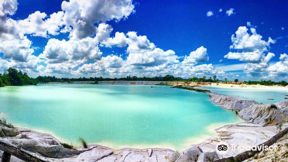 Kaolin Lake