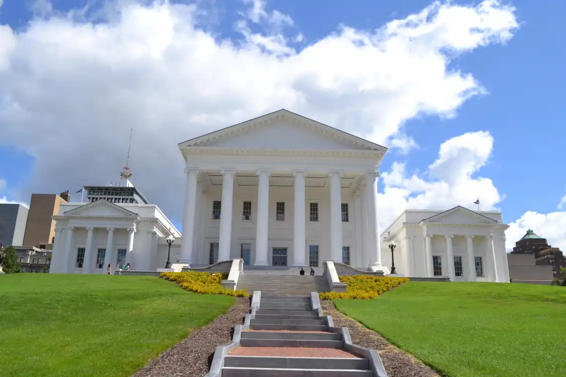 Hotels near Virginia State Capitol