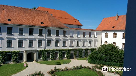 Augustiner-Chorherrenstift Herrenchiemsee (Altes Schloss)