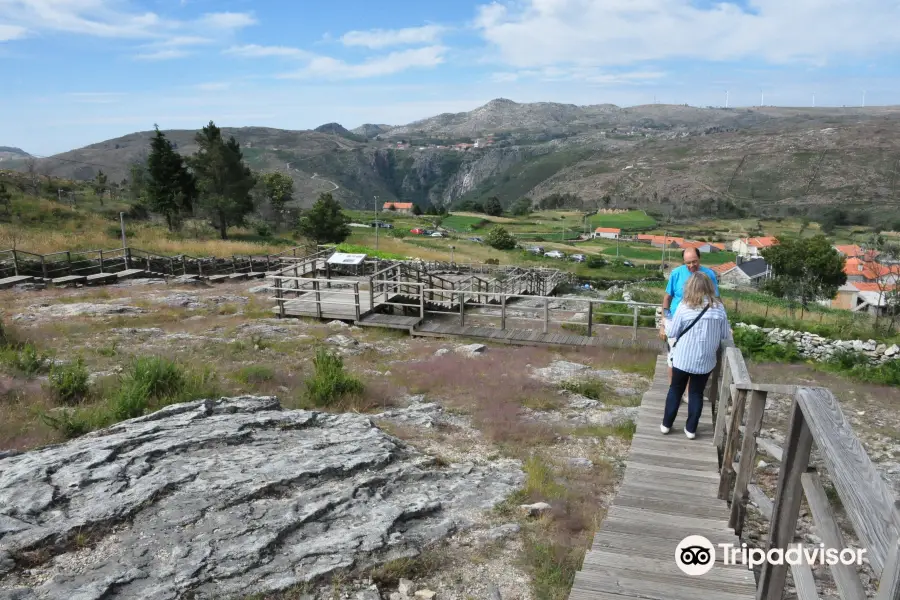 Interpretation Center Pedras Parideiras