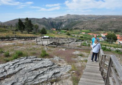 Interpretation Center Pedras Parideiras