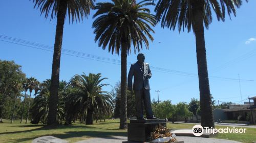 Monumento al Dr. Raul Alfonsin