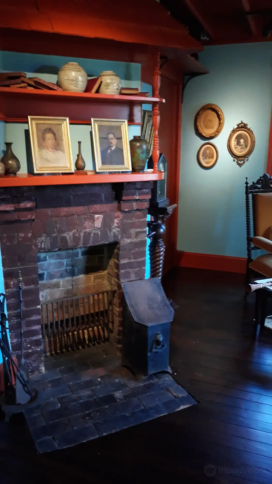 Hotels near John F. Peto Studio Museum