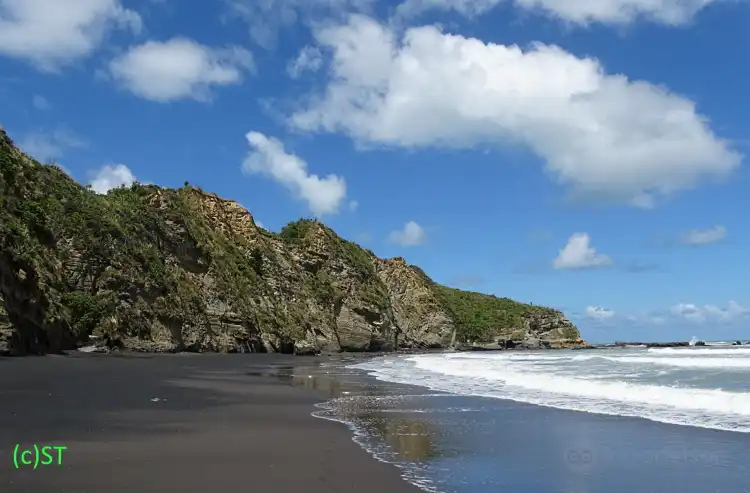 Hotels in Waikawau