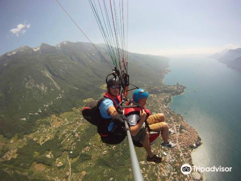 Tandem Paragliding Lake Garda