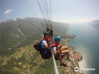 Tandem Paragliding Lake Garda