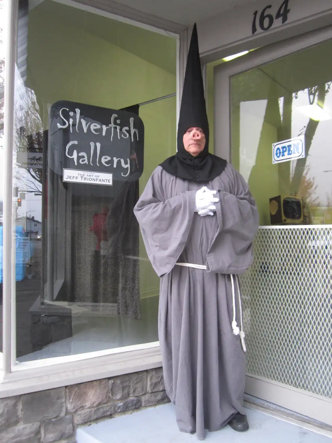 Отели рядом с достопримечательностью «Silverfish Gallery»
