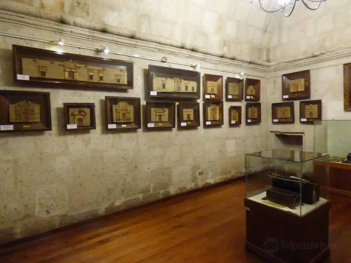 Hotels near Museo Santury